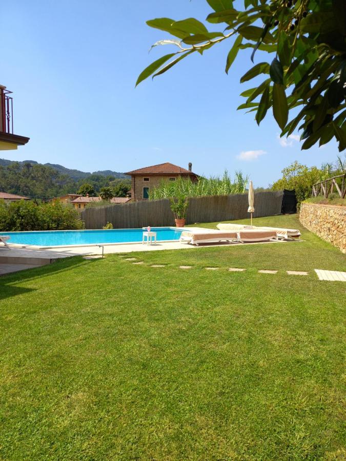Villa Ester Камайоре Екстериор снимка