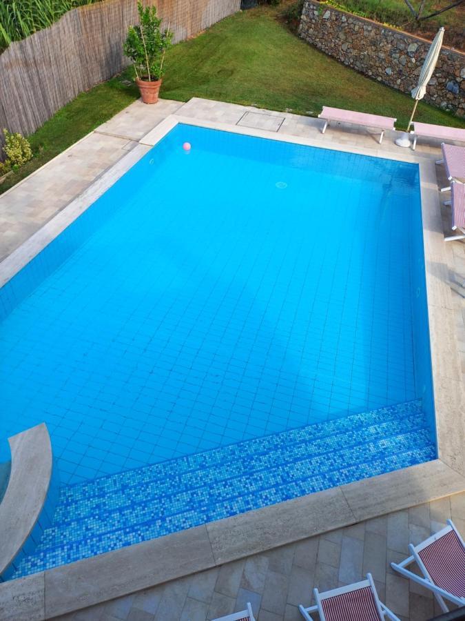 Villa Ester Камайоре Екстериор снимка
