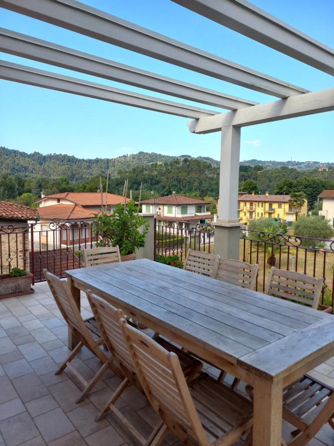 Villa Ester Камайоре Екстериор снимка