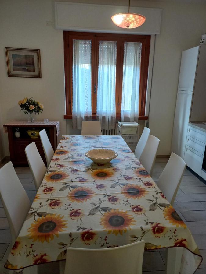 Villa Ester Камайоре Екстериор снимка