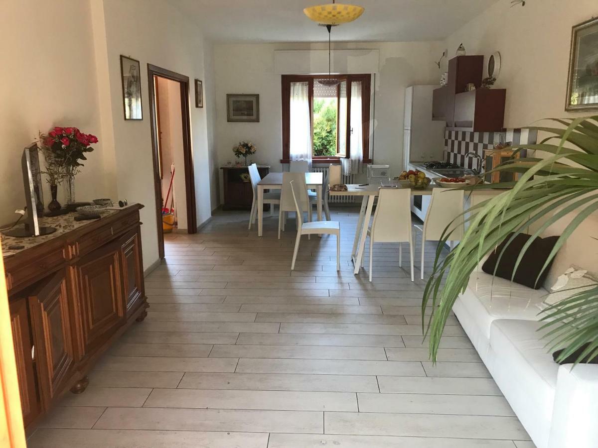 Villa Ester Камайоре Екстериор снимка