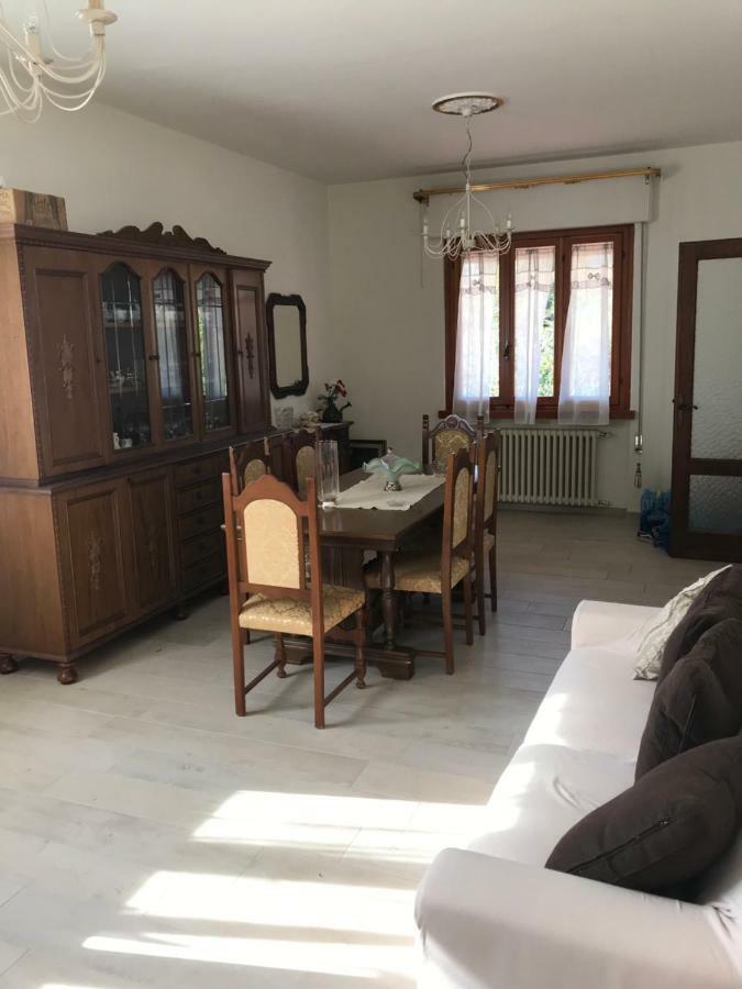 Villa Ester Камайоре Екстериор снимка